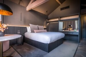 If you were hurt in an accident in a hotel room like this one in Henderson, a lawyer can help you.